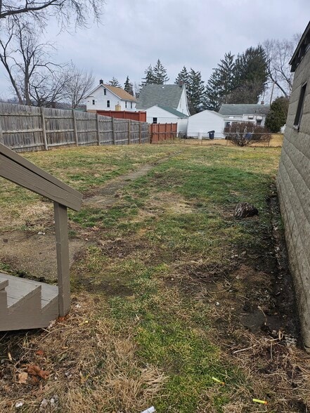 Building Photo - 967 Davis St