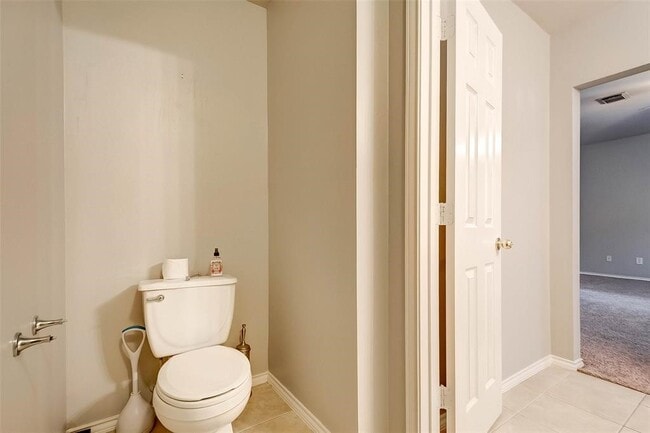 Building Photo - 1718 Redwing Cove Dr