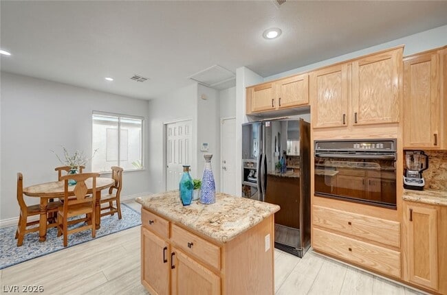 Building Photo - 2288 Tedesca Dr