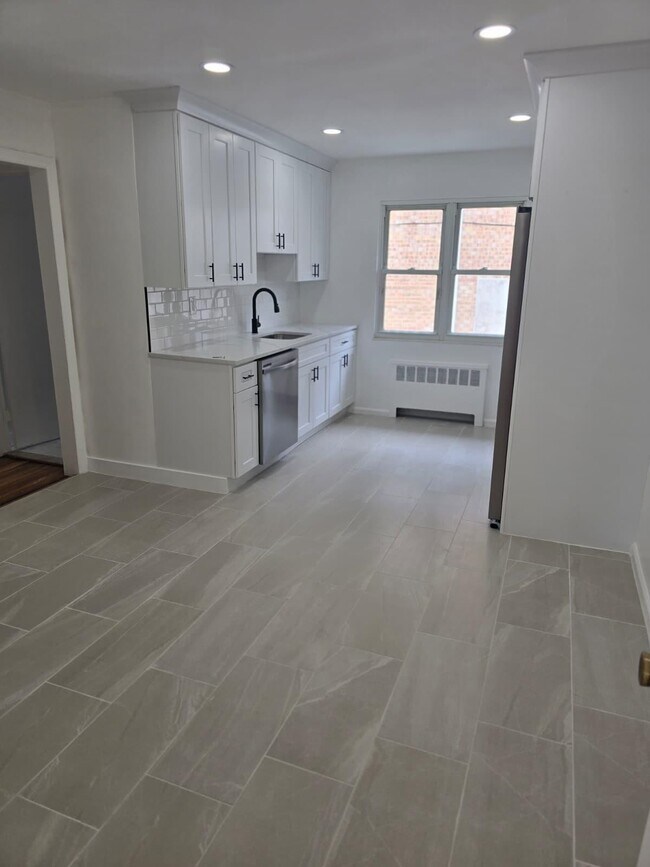 Building Photo - 153 Palisade Ave