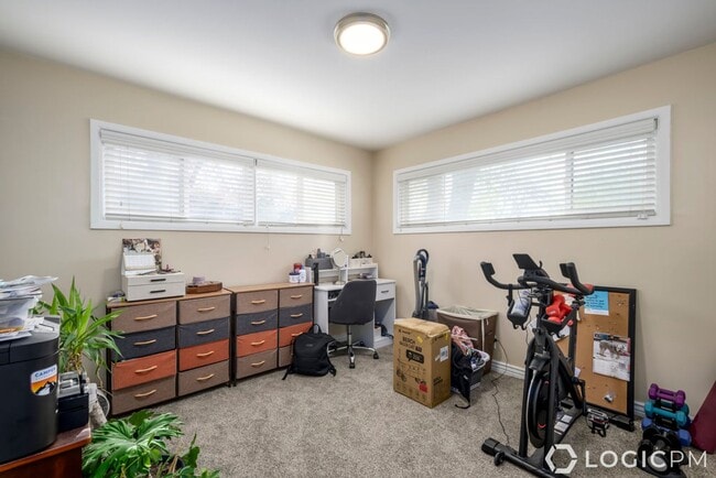 Building Photo - 6845 S Greenfield Way