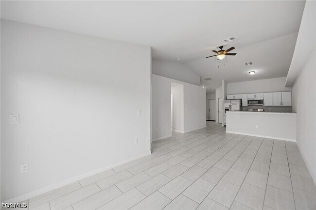 Building Photo - 1426-1428 Cape Coral Pkwy W