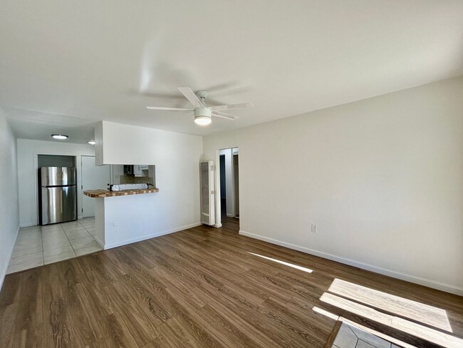 Building Photo - 2 bed 1 Bath with Garage in The Heart of Clairemont!
