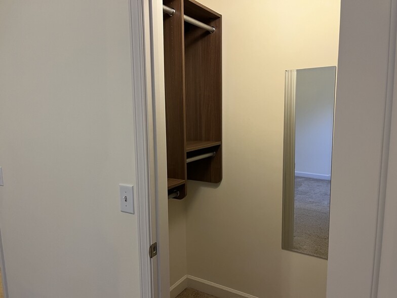 Custom Closets in Main Bedroom - 3224 Lincoya Creek Dr