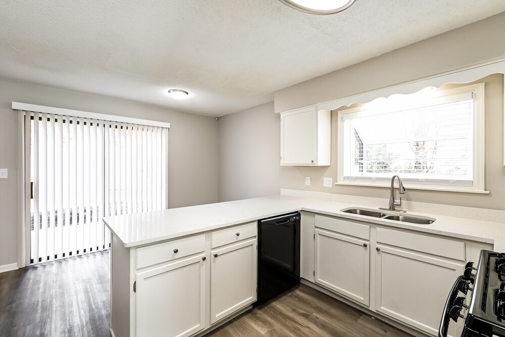 Building Photo - 4220 Pineset Dr