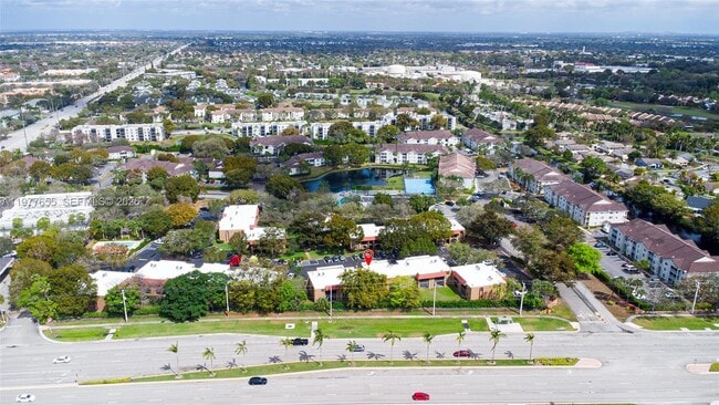 Building Photo - 8600 NW 34th Pl