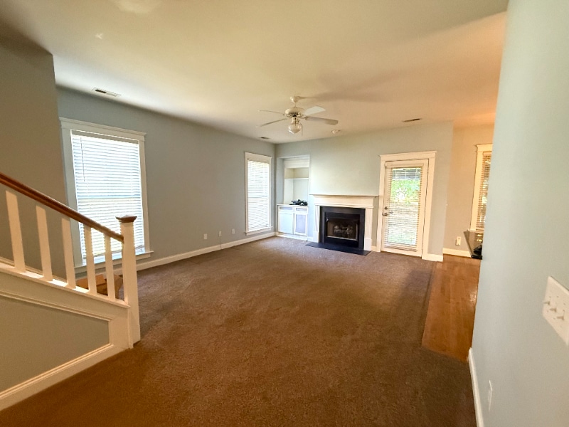 Building Photo - 16211 Kelly Park Cir