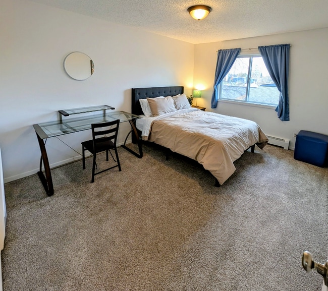 Building Photo - 1009 W 30th Ave