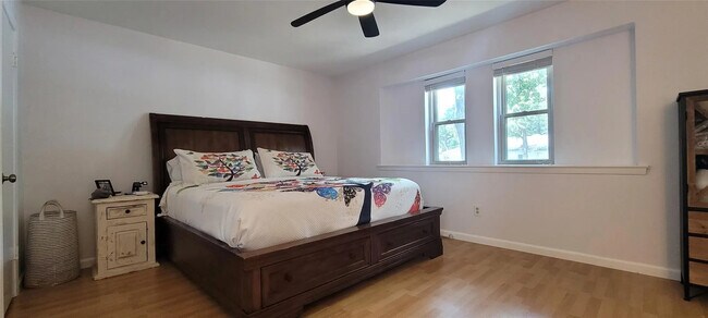 primary bedroom - 6736 Starnes Rd