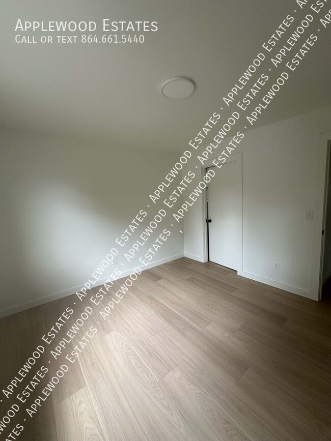 Building Photo - 36 Saxon Heights