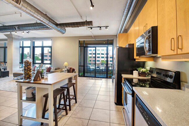 Building Photo - 7301 E 3rd Ave