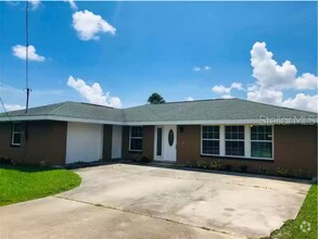 Building Photo - $1,895 ** AVAIL 6/7/25 ** 3 Bed / 2 Bath S...