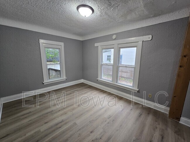 Building Photo - 642 Dawson St