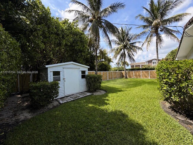 Building Photo - 11445 N Bayshore Dr