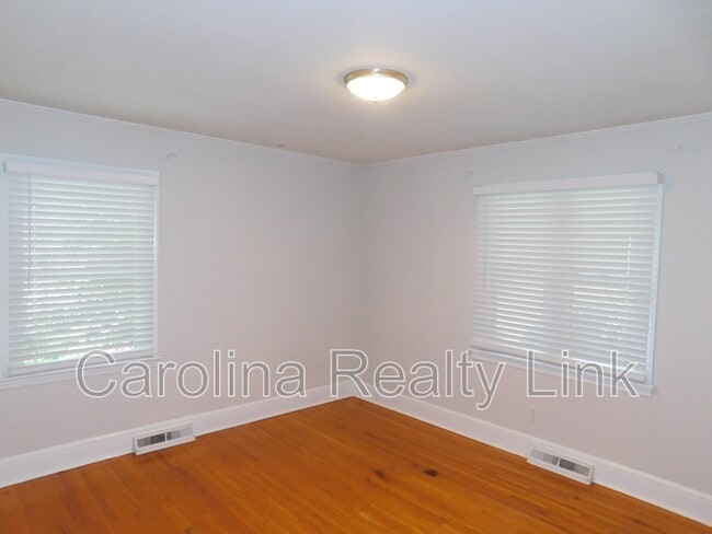 Building Photo - 6300 Candlewood Dr