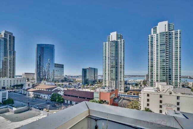 Building Photo - 1240 India St