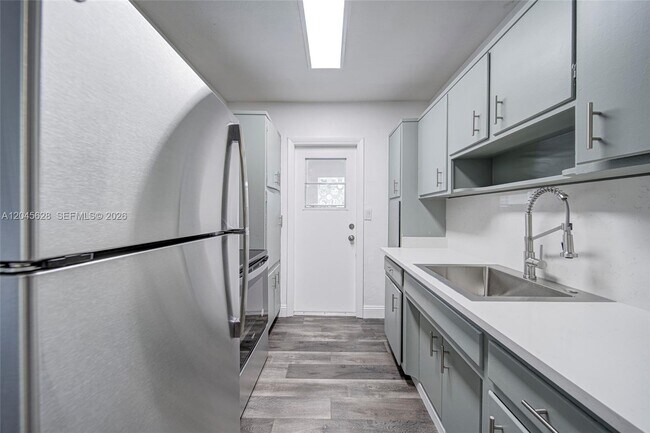 Building Photo - 6565 Santona St