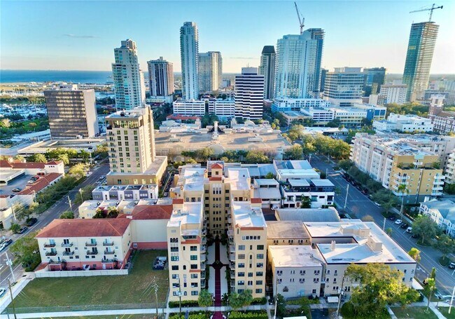 Building Photo - 130 4th Ave N