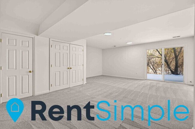 Building Photo - 983 Longview Ln