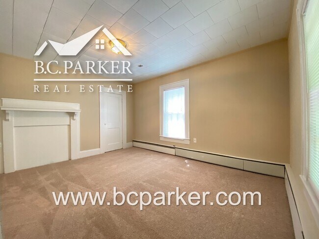 Building Photo - 2 Bedroom, 1 Bath - Apartment