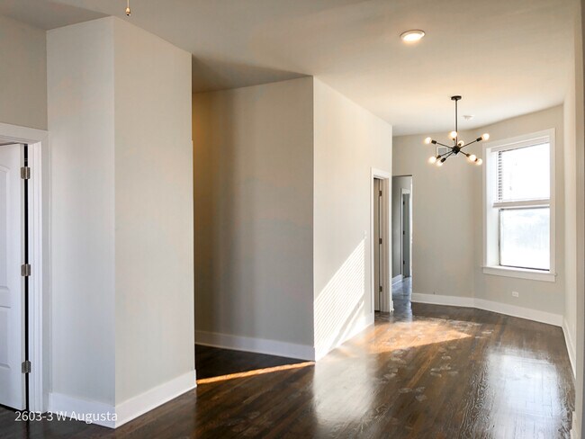 Building Photo - 2603 W Augusta Blvd