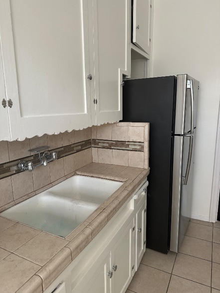 Building Photo - 3221 W 43rd Pl