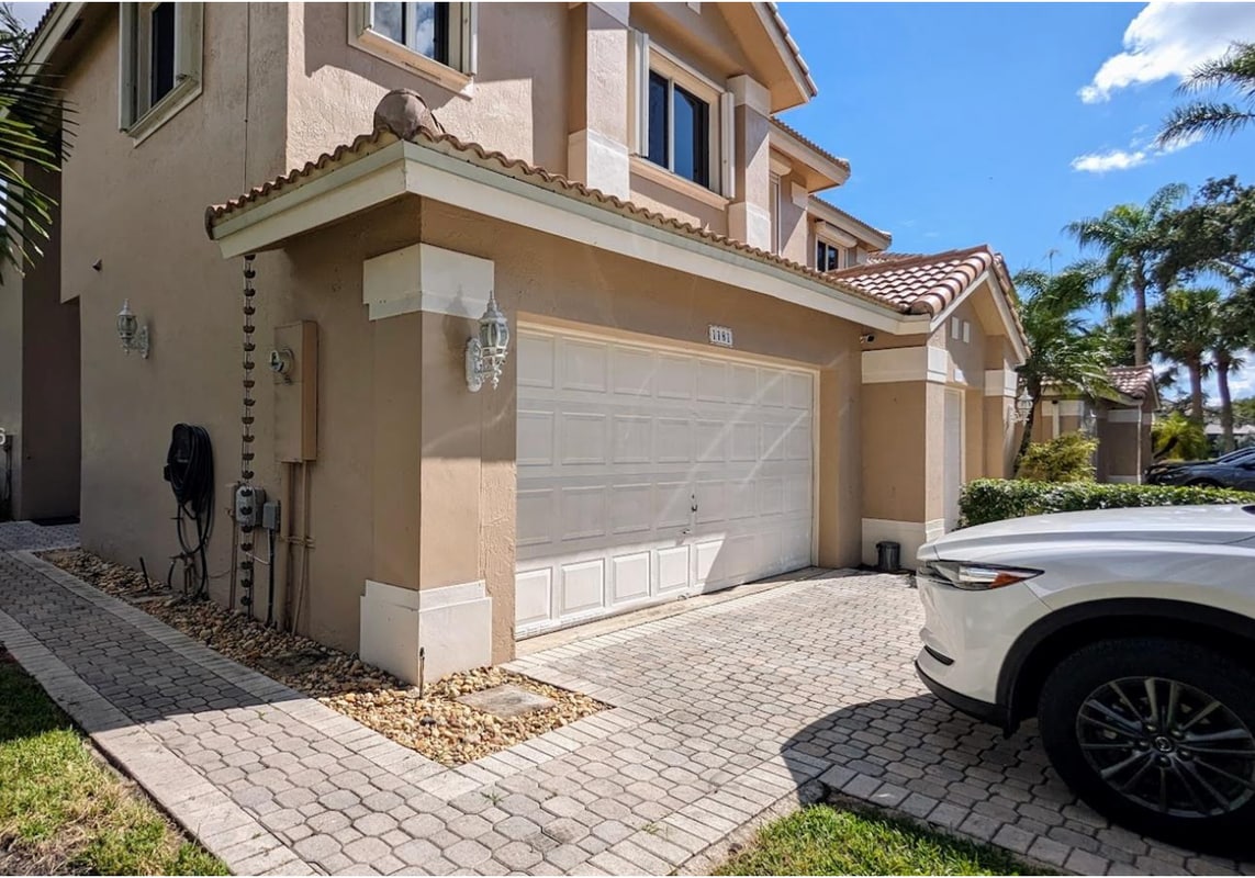 Building Photo - 1181 SW 158th Ave