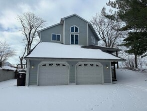 Building Photo - 16 Cedar Trail