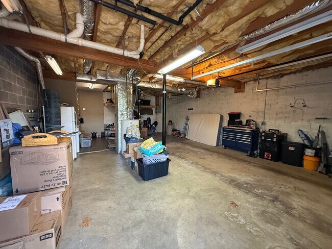 Building Photo - 308 Car-Mol Dr