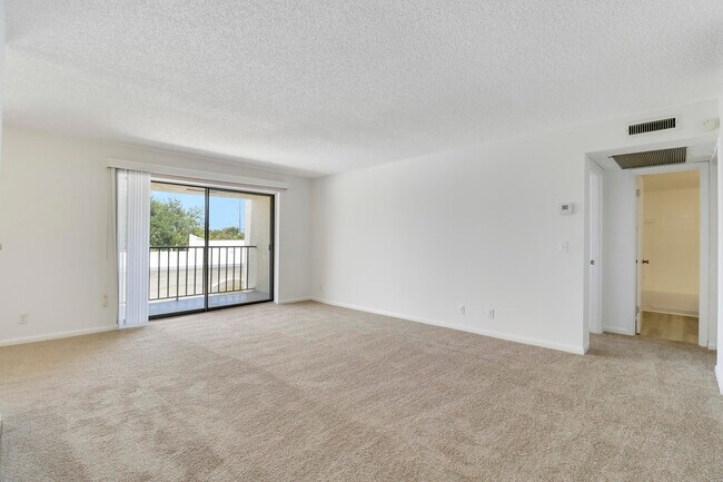 Building Photo - 150 Pineview Rd
