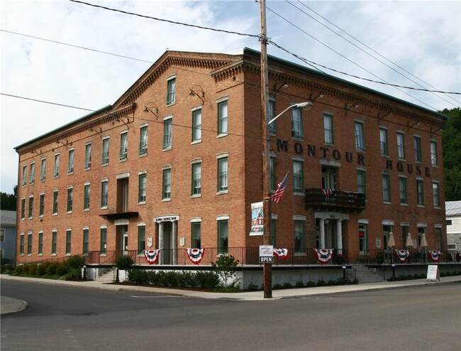 Primary Photo - 401 W Main St