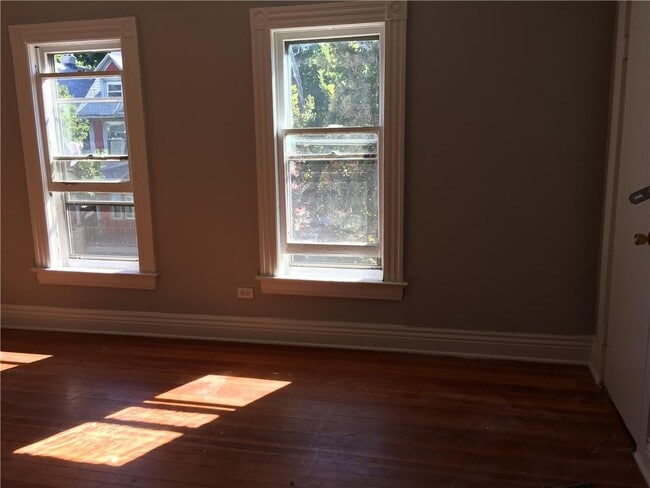 Building Photo - 82 Asbury St