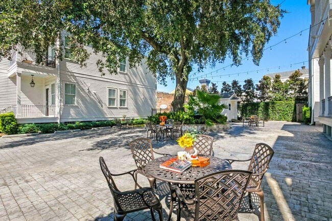 Building Photo - 1501 Robert C. Blakes Sr. Dr