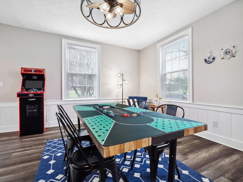 Building Photo - 1610 Cooper Foster Park Rd