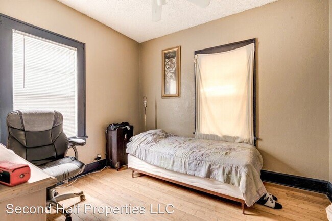 Building Photo - 3 br, 1 bath House - 950 8th Ave S