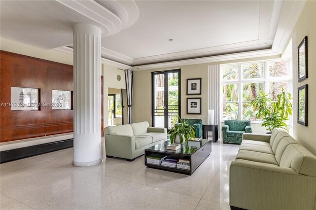 Building Photo - 2421 Lake Pancoast Dr