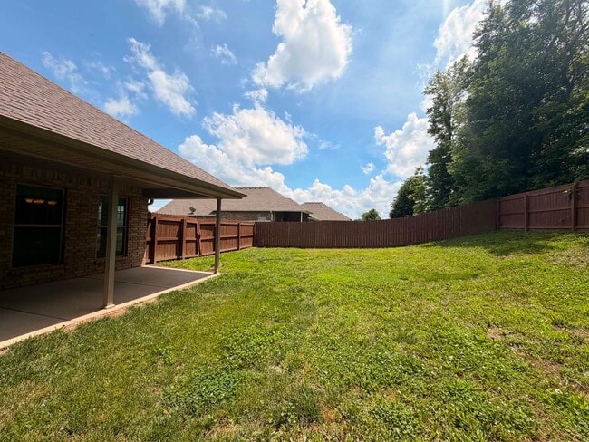 Building Photo - 1104 Lakeview Dr.