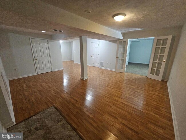 Building Photo - 46683 Robert Leon Dr