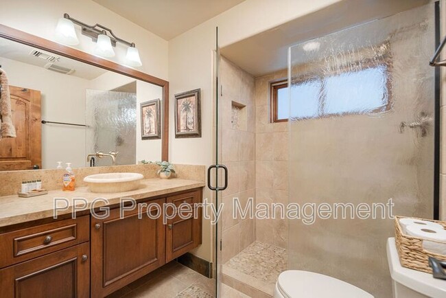 Building Photo - 4725 N Brookview Terrace