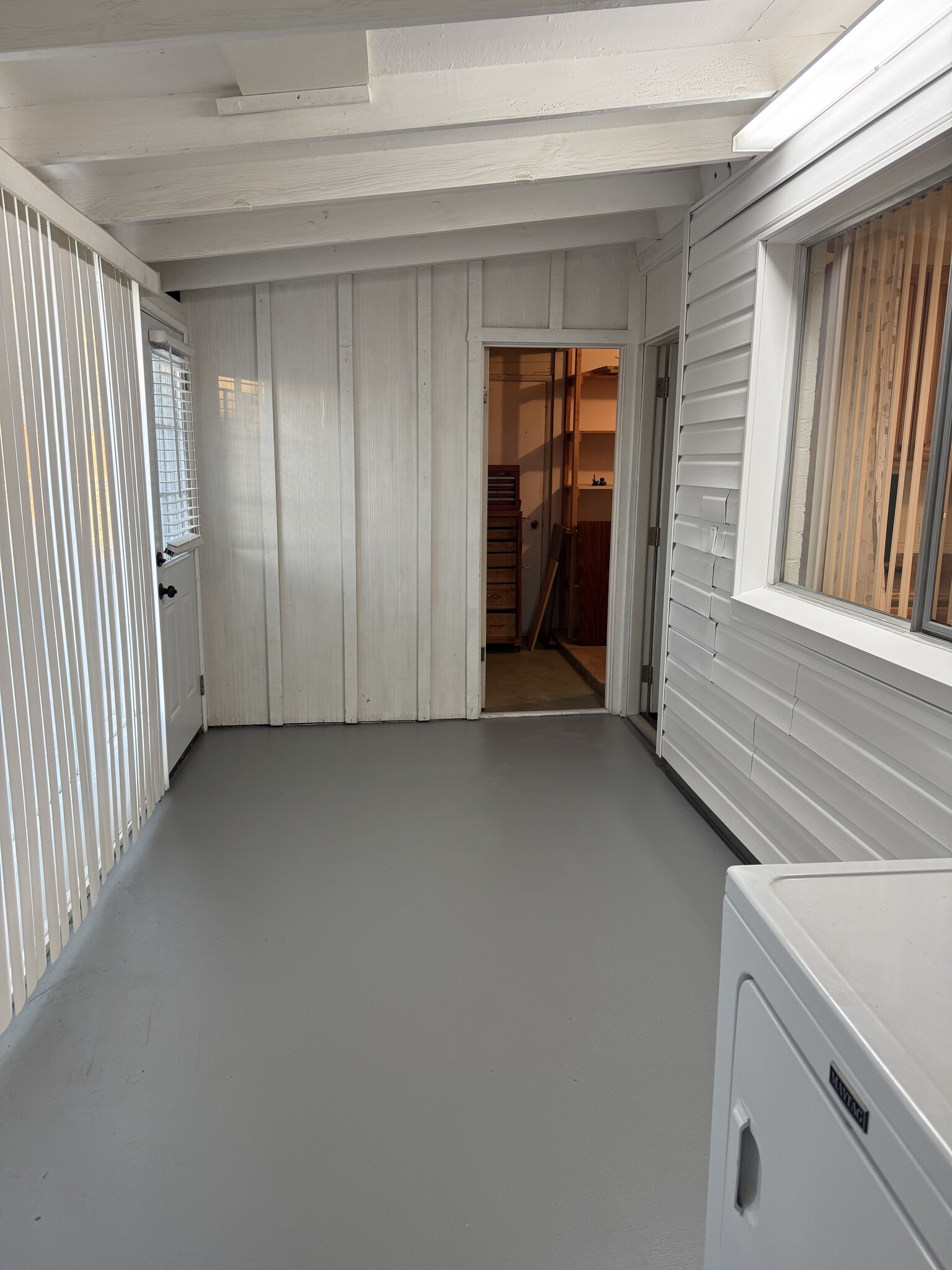 Building Photo - 10607 W El Rancho Dr