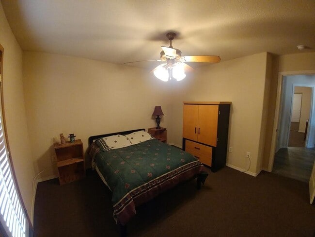 Building Photo - 438 Desert Lakes Rd