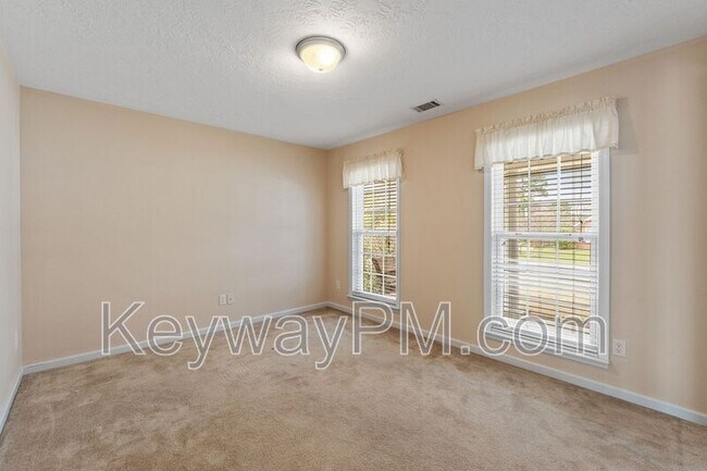 Building Photo - 435 St Julian Pl