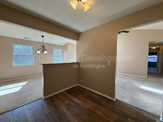 Building Photo - 2878 Meadow Ln