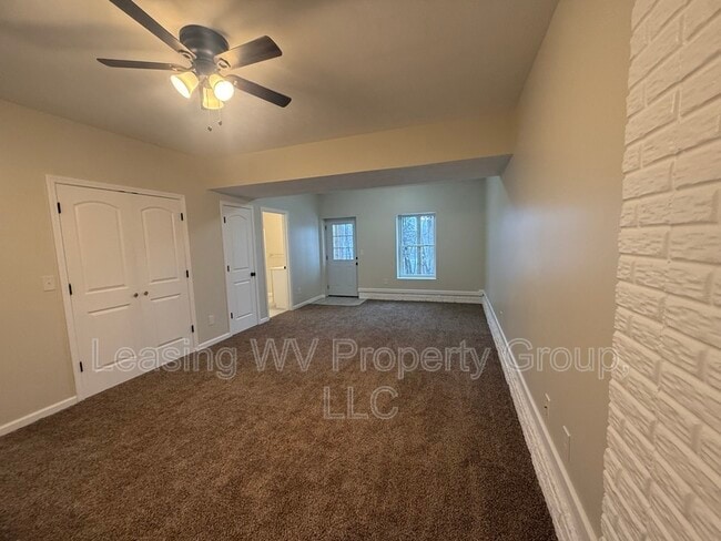 Building Photo - 122 Christian Ct