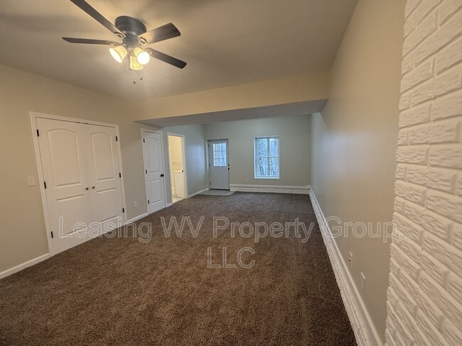 Building Photo - 129 Christian Ct