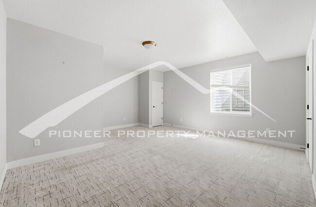 Building Photo - Stunning Home with Central AC and 2-Car Garage