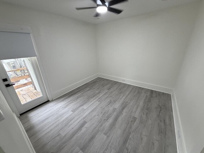 Building Photo - 537 Sunset Blvd