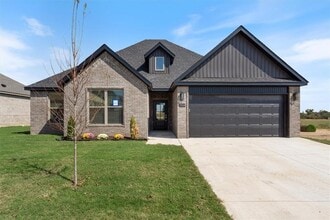 Building Photo - 7004 Orange Ave