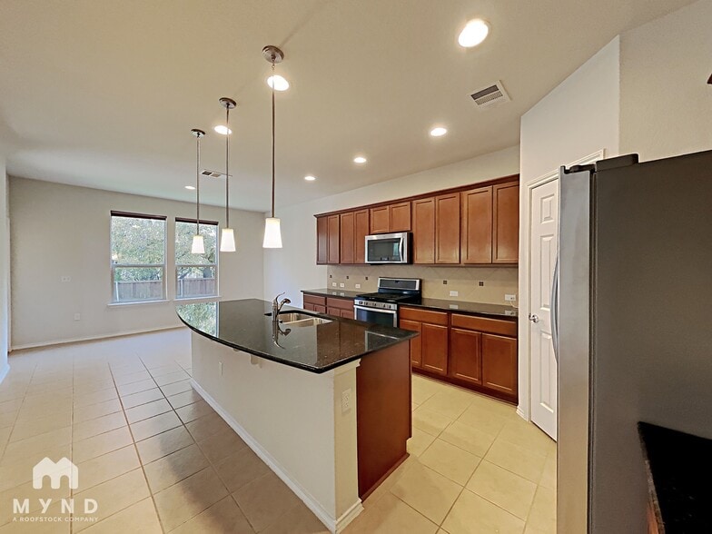 Building Photo - 9307 Tanager Way