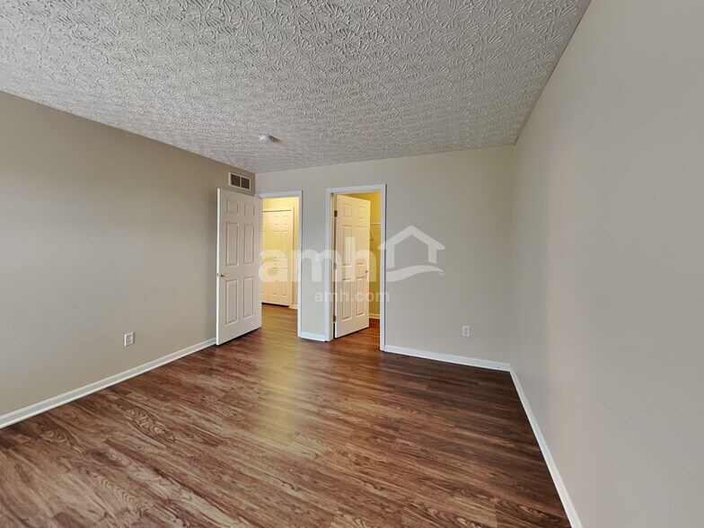 Building Photo - 1124 Waterview Ct